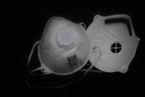 Das Bild zeigt Atemschutzmasken. Diese sind im Rahmen der Corona-Virus-Krise sehr gefragt.